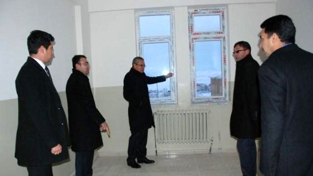 Ardahan Valisi Deniz, Çıldır\'da Ziyaretlerde Bulundu