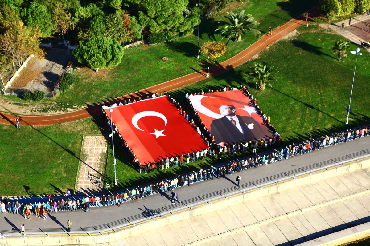 Anadolu Yakasında 9\'U 5 Geçe "ATA\'YA Saygı Zinciri"