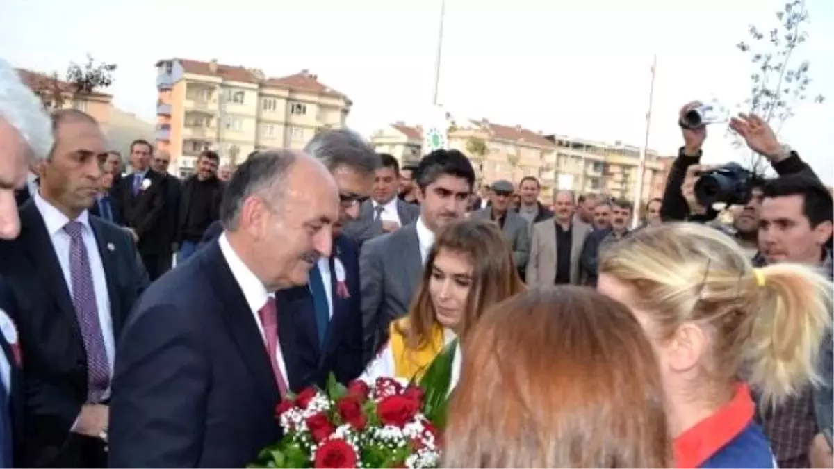 Bakan Müezzinoğlu: Bu Milletin Fıtratında Hekime El Kaldırmak Olamaz