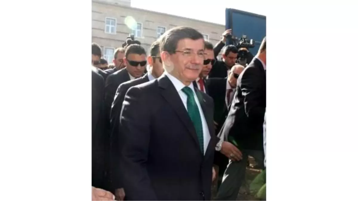 Başbakan Davutoğlu Ulucami\'de Cuma Namazı Kıldı