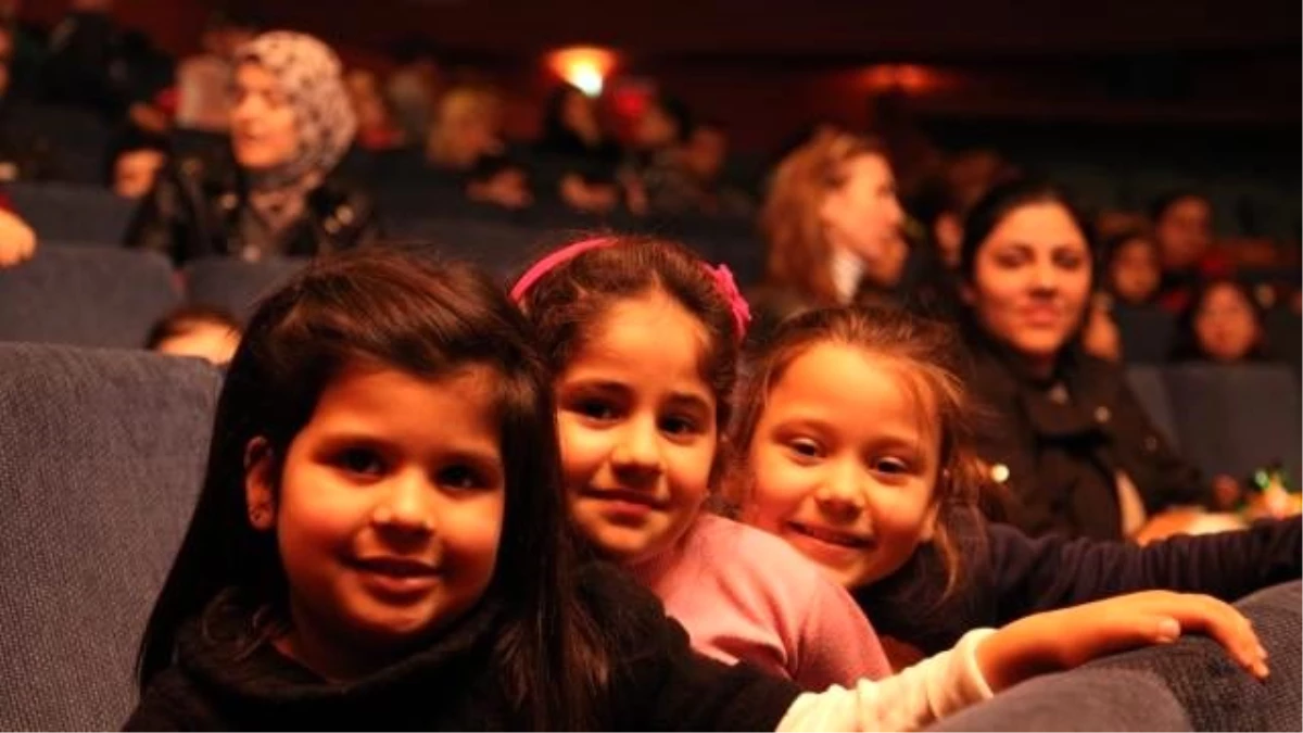 Bosch Çevre Çocuk Tiyatrosu Dadaşlar Diyarı Erzurum\'da!