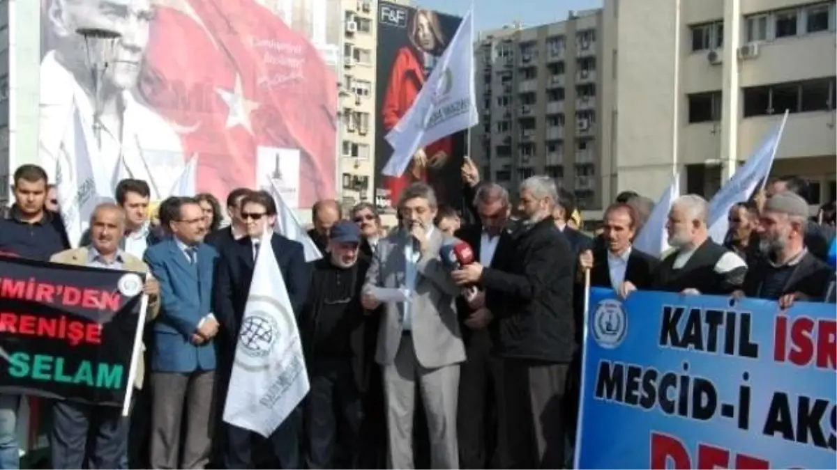 İzmir\'de İsrail Protestosu