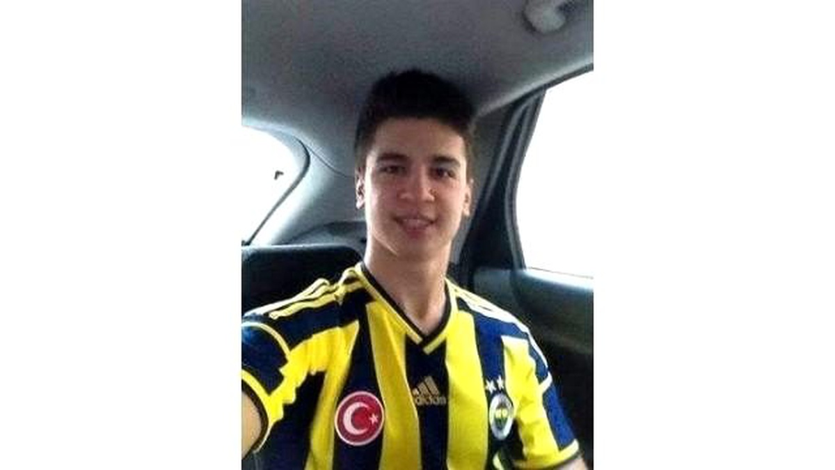 Lise Öğrencisi Maçta Kalp Krizi Geçirip Öldü