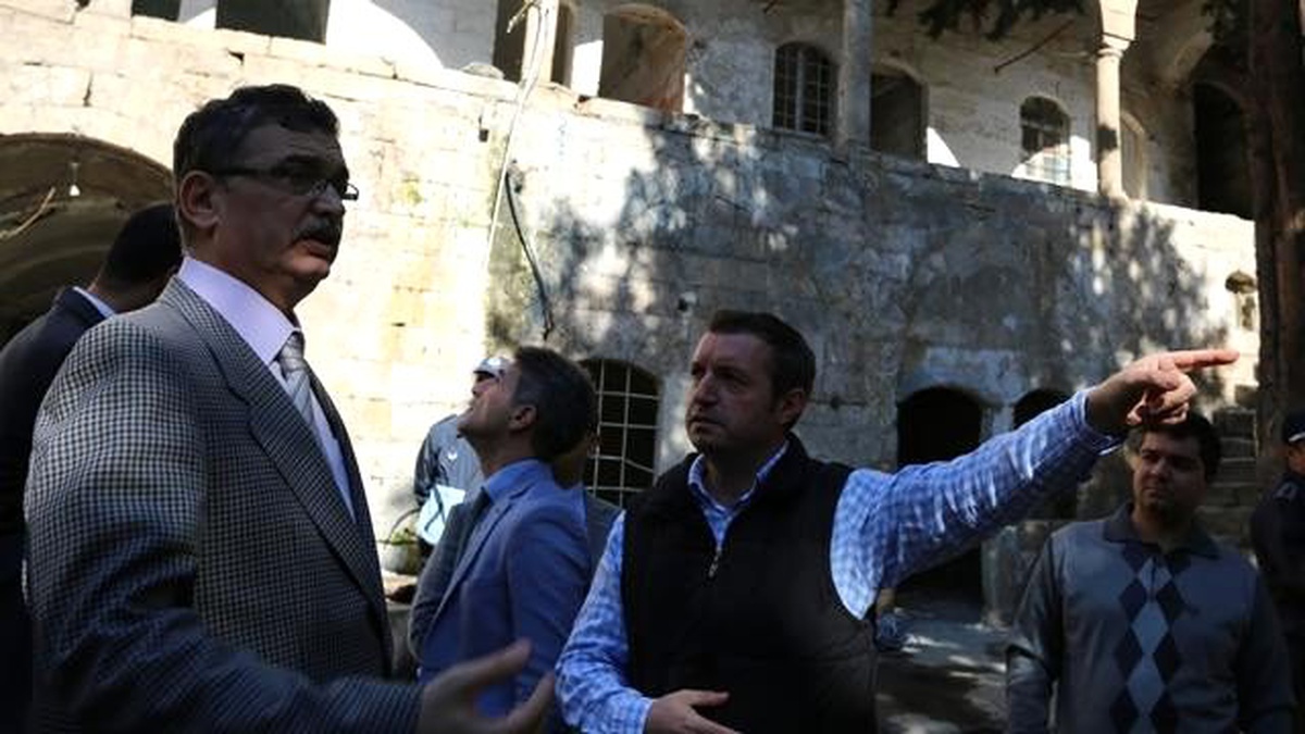 Urfa\'da Tarihi Yapılarda Restorasyon Çalışmaları
