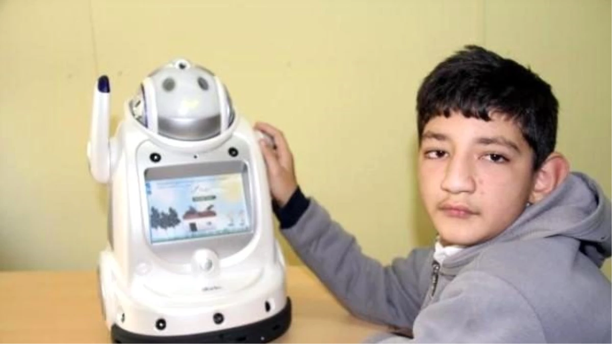 Erzincan\'da Zihinsel Engelli Çocuklara Robotlu Eğitim