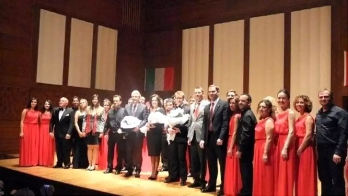 Adnan Saygun\'da Arya ve Türkülerle Unutulmaz Gece