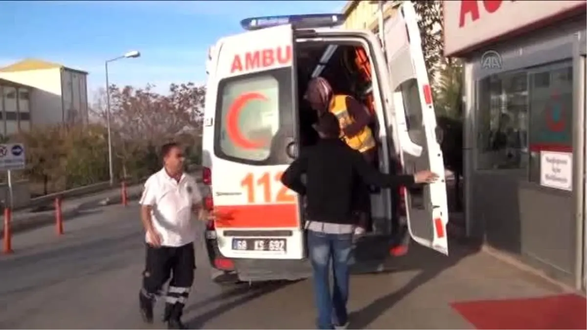 Aksaray\'da Minibüs Devrildi: 11 Yaralı