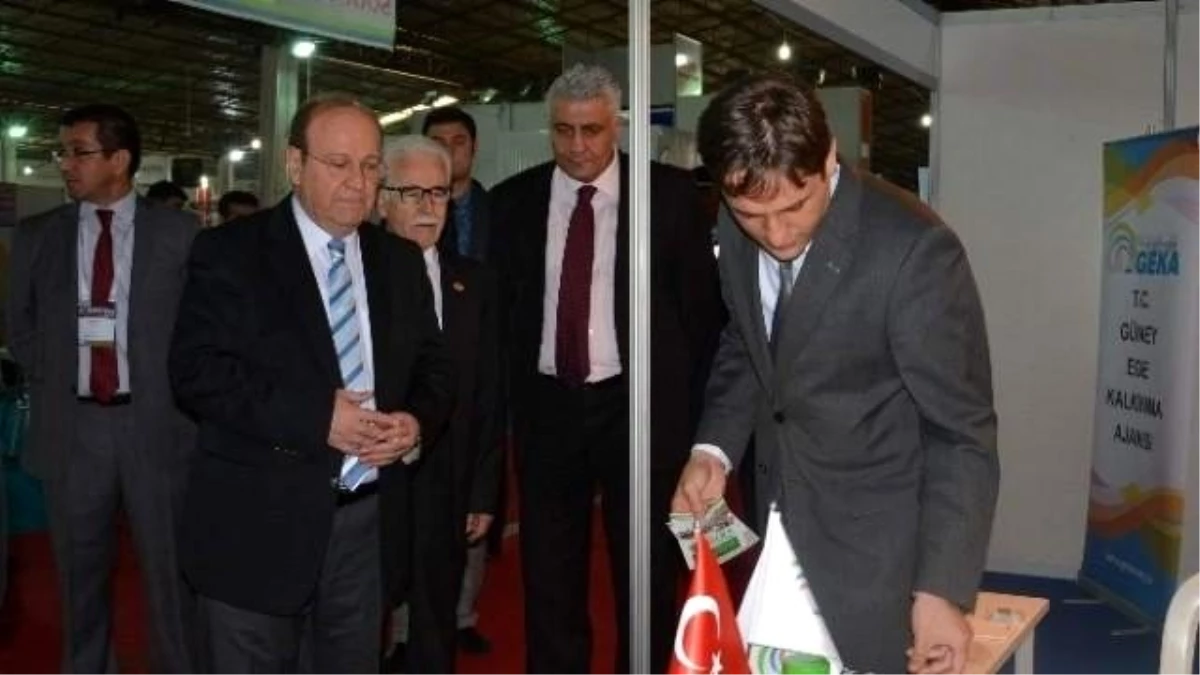 Başkan Özakcan, Aydın Tarım Fuarını Ziyaret Etti