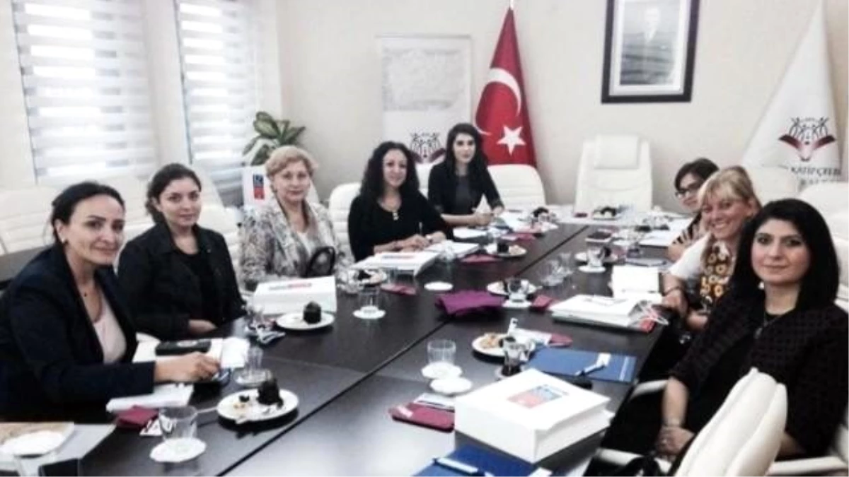 İzmir\'deki Üniversitelerden \'Kadın Sorunlarına\' Ortak Akademik Bakış