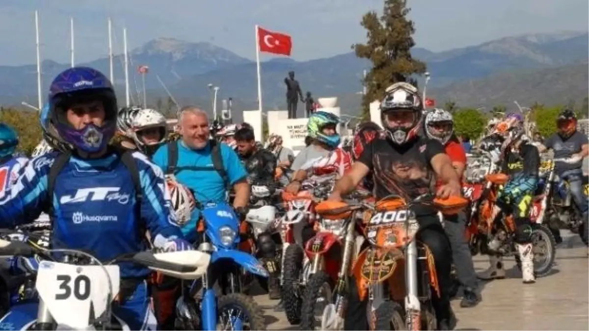 Motosiklet Sporcuları Ekstrem Etabında Oldukça Zorlandı