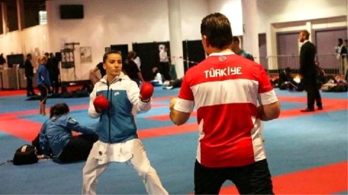 Türk Milli Karateci Serap Özçelik Dünya Sampiyonu Oldu