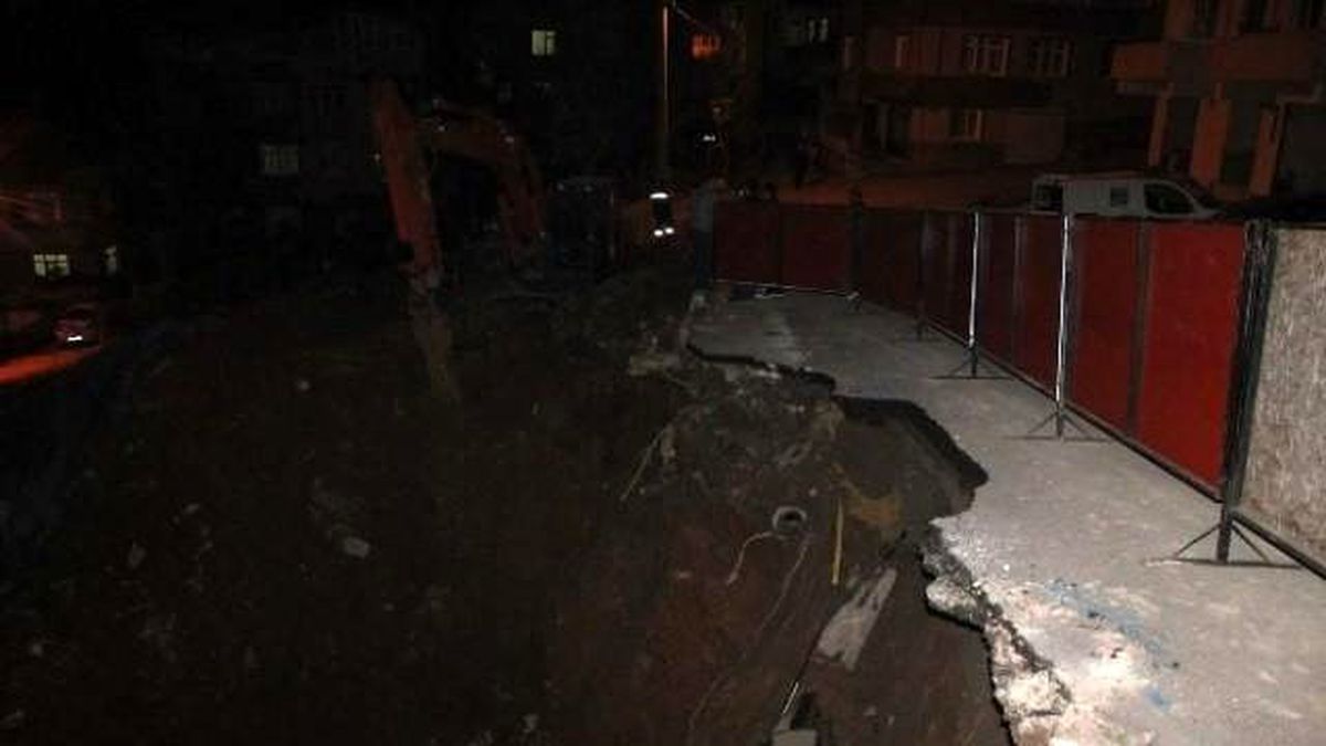 Ereğli\'de Yolun Çökmesi Doğalgaz Borusunu Patlattı