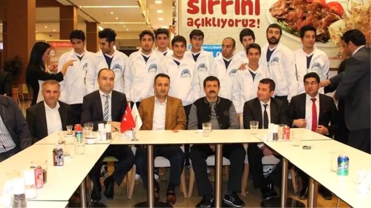 Eyyübiye Belediyesi, Gençlik Spor\'a Sponsor Oldu