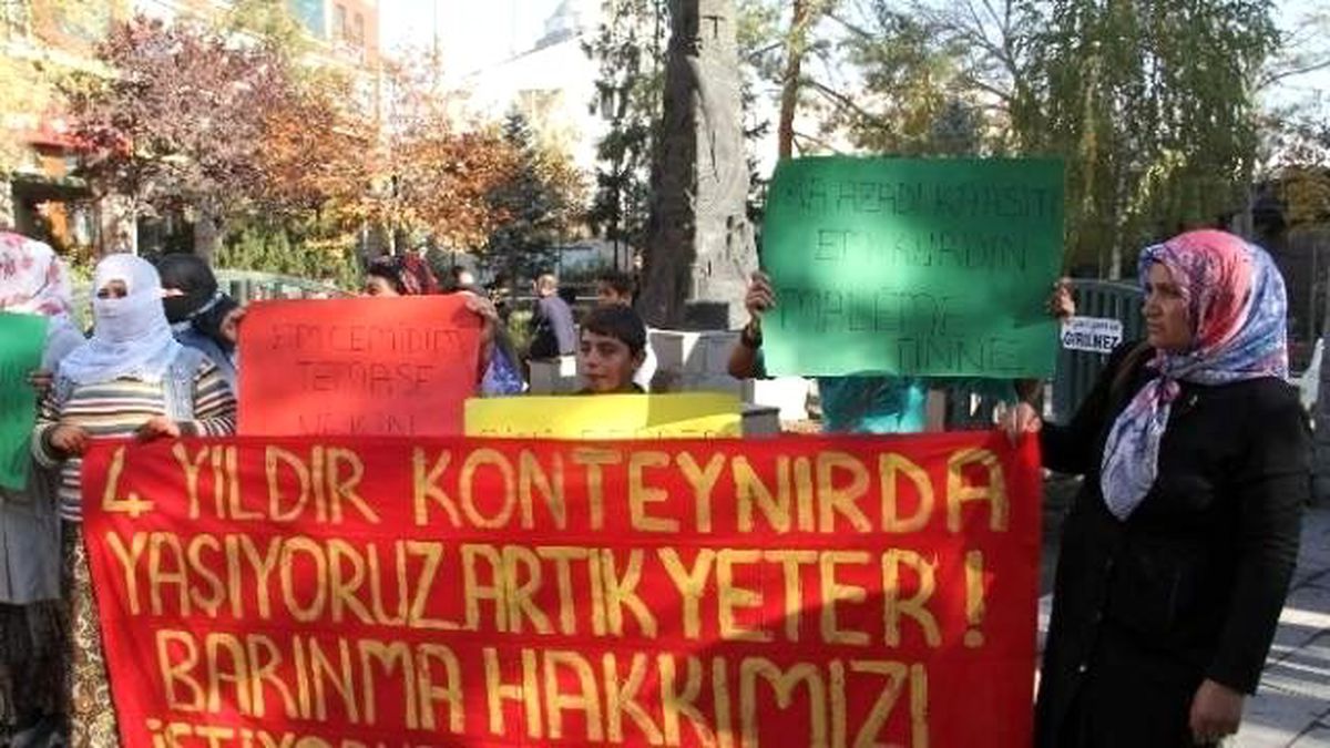 Konteyner Kentte Kalan Ailelerden Oturma Eylemi