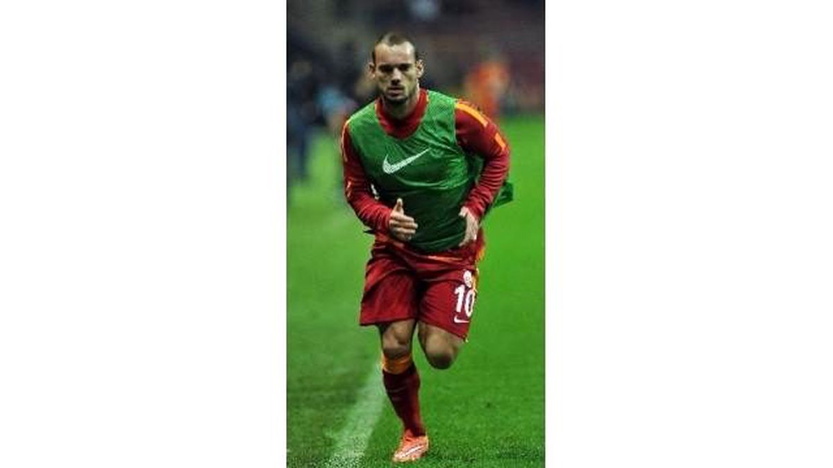 Sneijder Kulübeye Mahkum