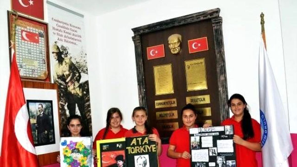 Yer Gök Atatürk\' Sergisi