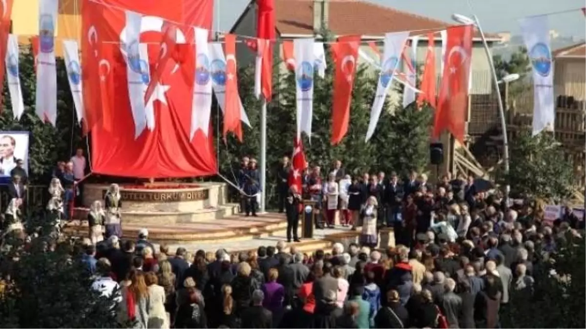 Atatürk Anıtı, İlker Başbuğ\'un Katılımıyla Açıldı