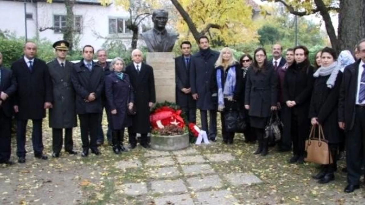 Atatürk, Macaristan\'daki Güneşdağı Parkında Törenle Anıldı