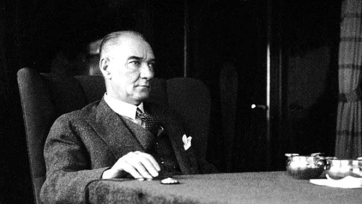 Atatürk\'ün Ebediyete İntikalinin 76. Yılı