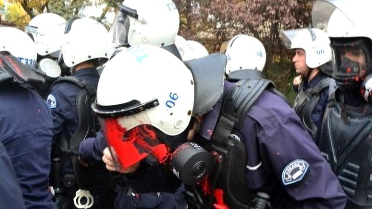 CHP\'li Gençler Yeni Cumhurbaşkanlığı Sarayını Protesto Etti