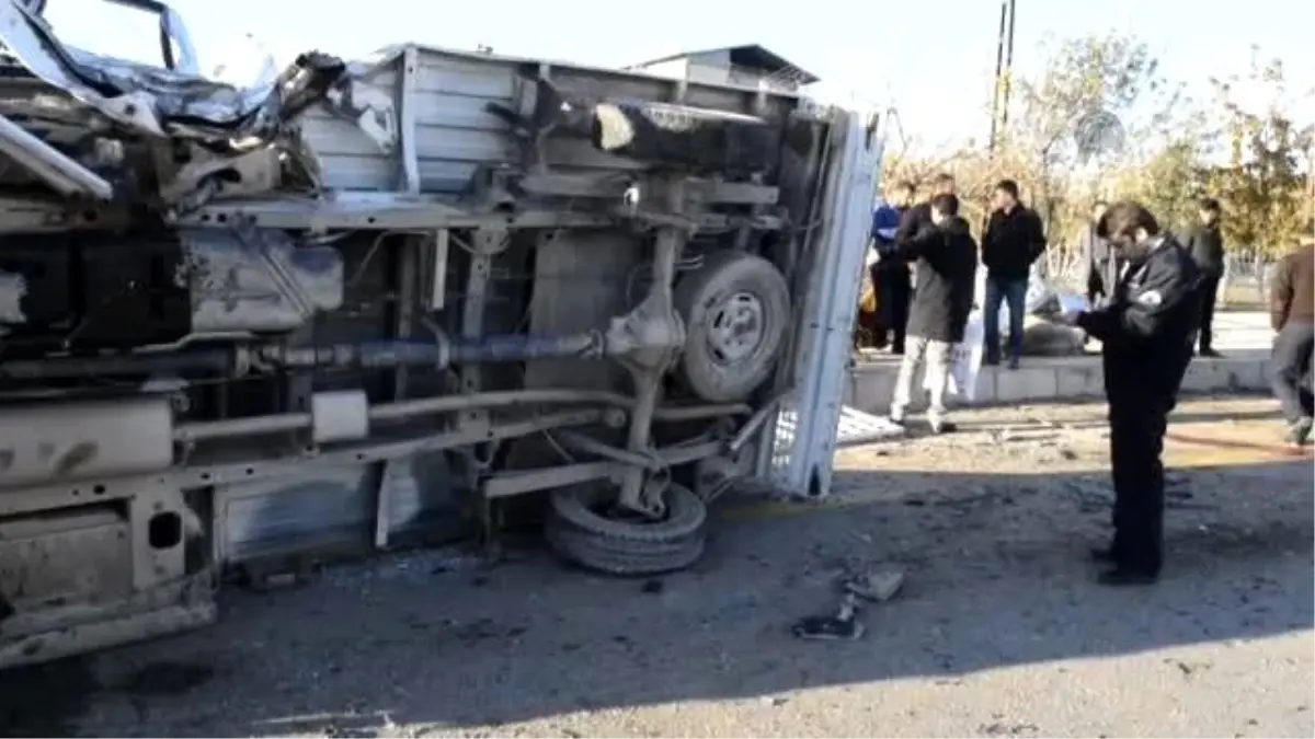 Van'da Trafik Kazası: 3 Yaralı