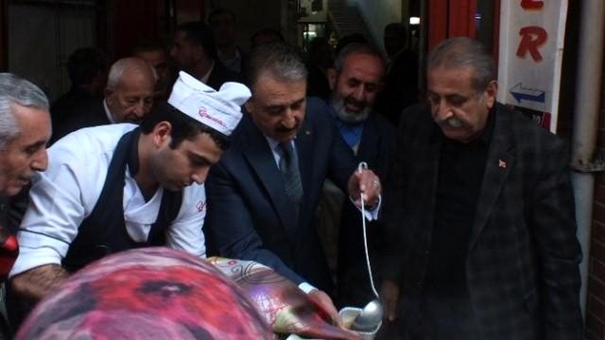 Lokantacılar Odası Aşure İkramında Bulundu