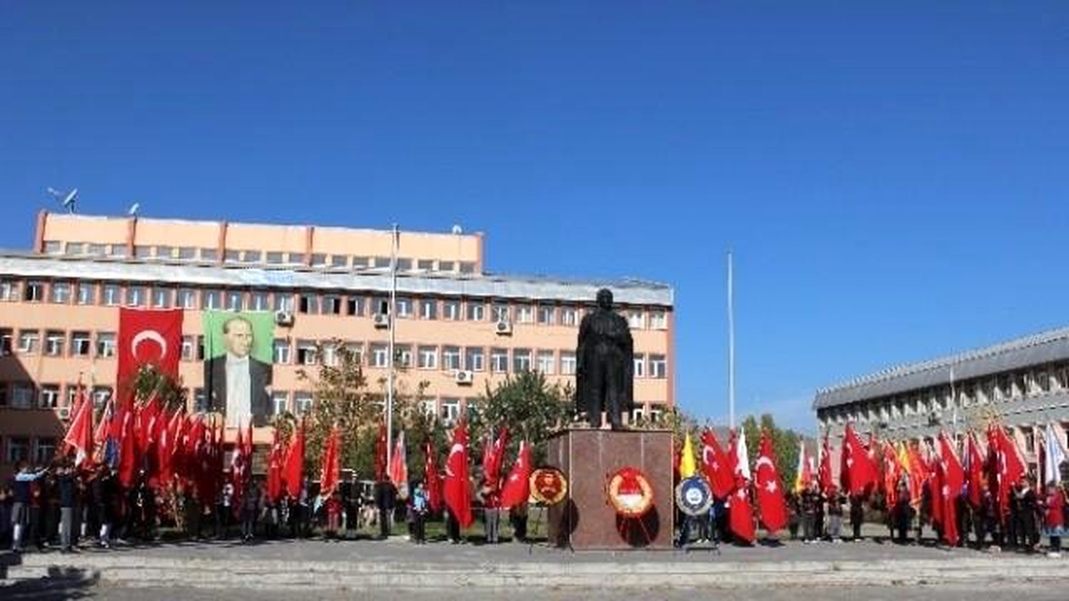 Muş\'ta 10 Kasım Atatürk\'ü Anma Törenleri