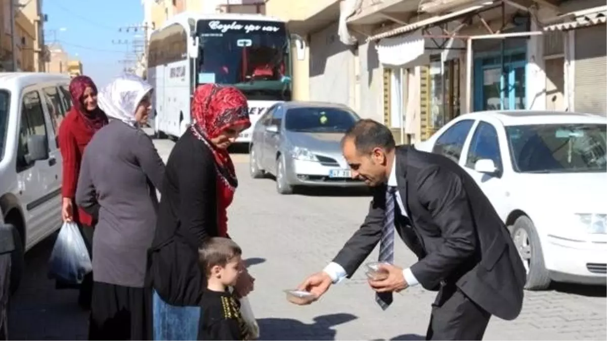 Vatandaşlara Aşure İkramı Devam Ediyor