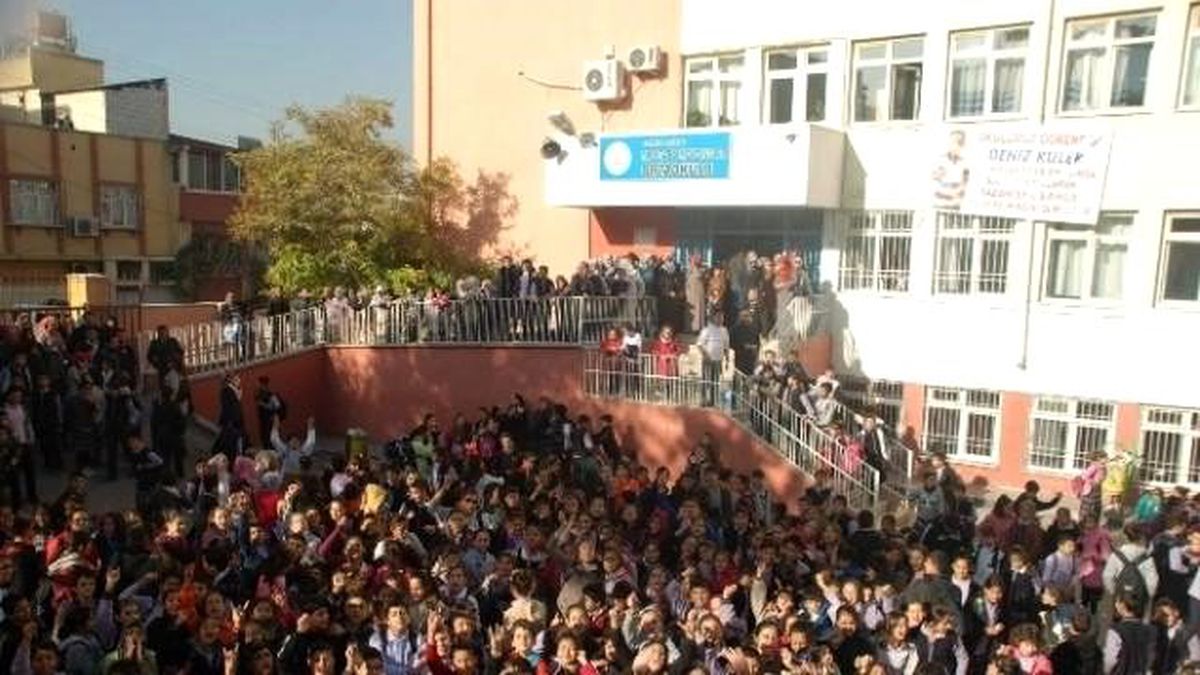 Gaziantep\'te Veliler Okulda Toplanıp Eylem Yaptı