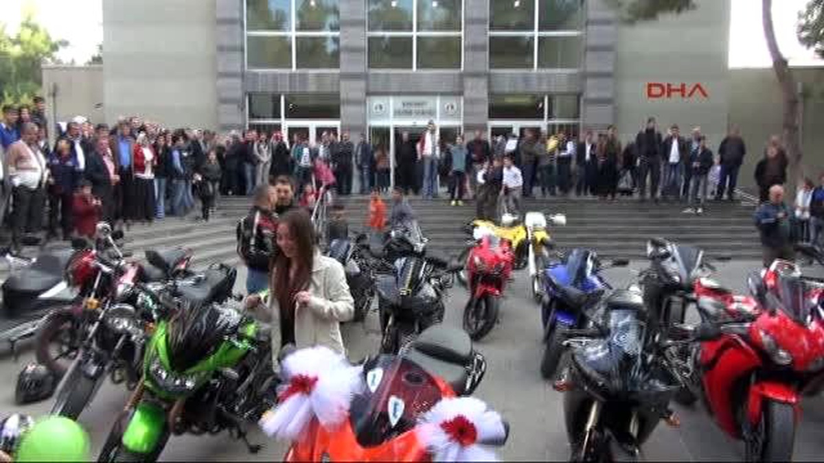 Gaziantep\'te Yarış Motorunu Gelin Arabası Yaptılar