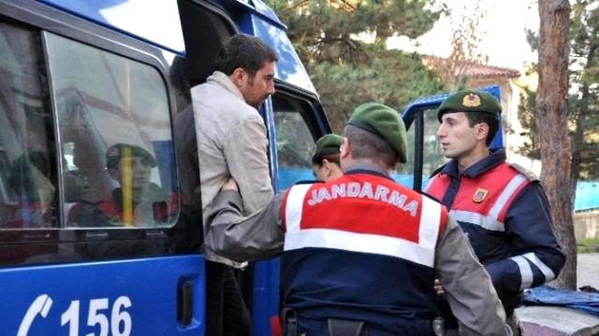 2 Kişinin Katil Zanlısı Adliyeye Çıkartıldı