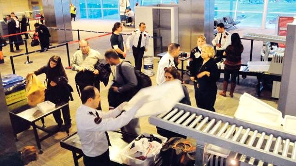 Atatürk Havalimanı\'nda Polis Denetimleri