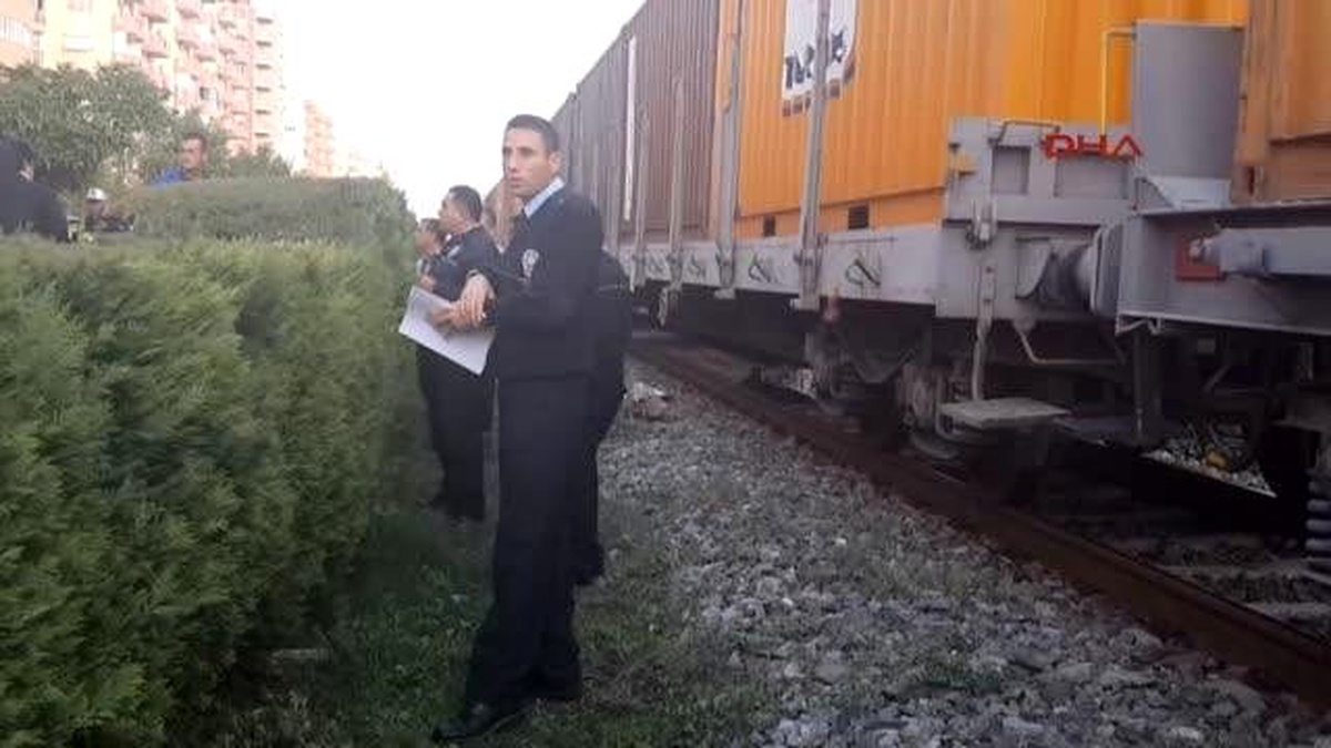 Aydın\'da Trenin Çarptığı Öğretmen Öldü