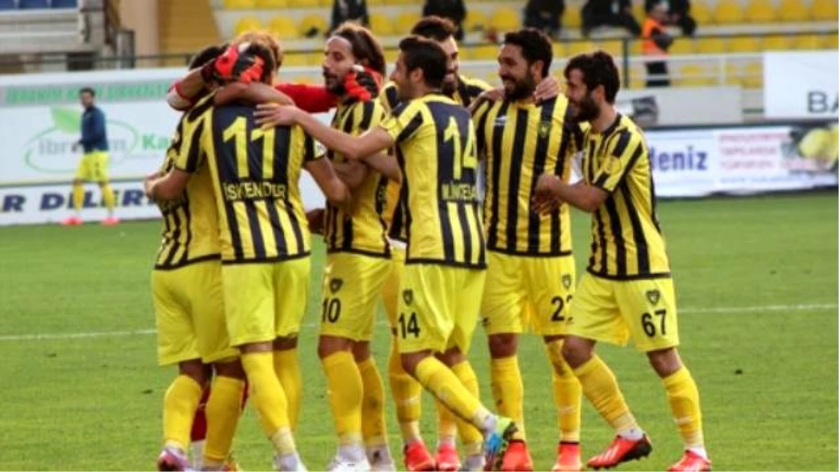 Bucaspor Yiyor, İskender Atıyor