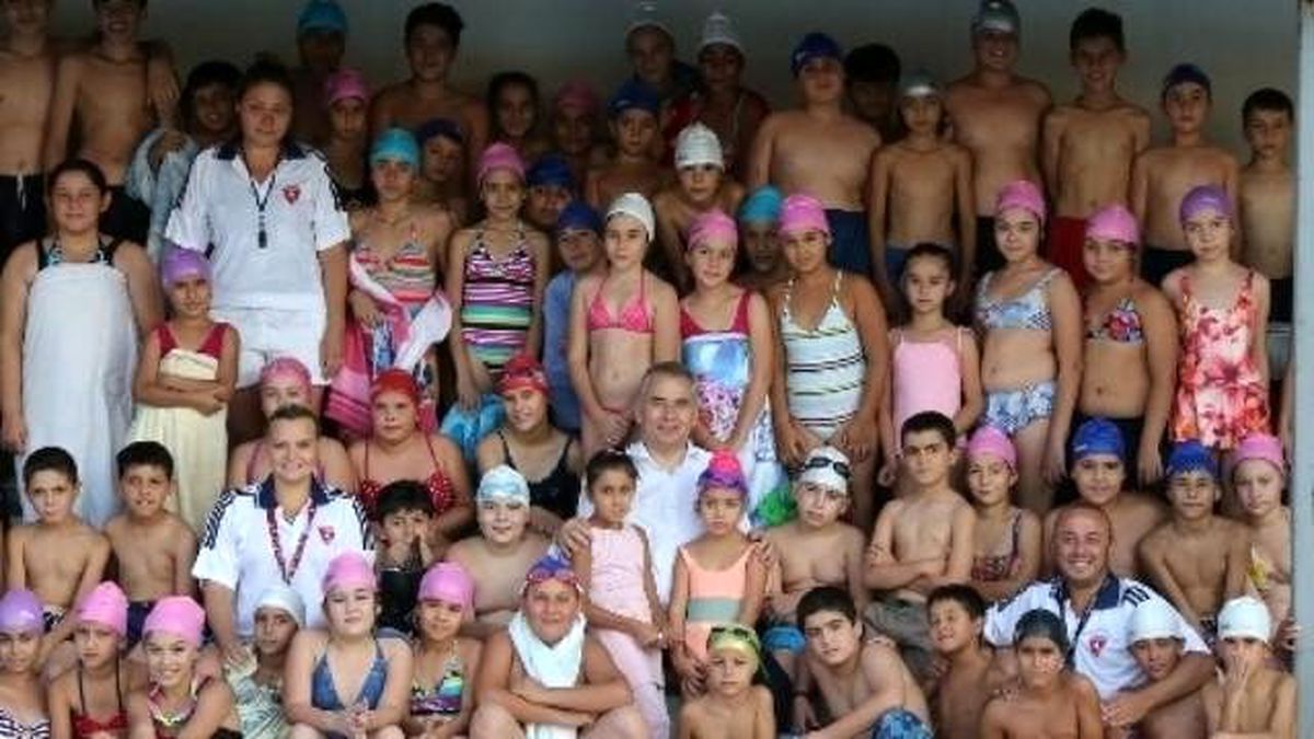 Deniz Olmayan Kentte 12 Bin 500 Kişi Yüzme Öğrendi