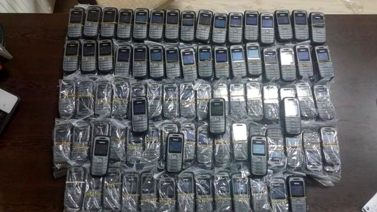 Denizli\'de Kaçak Sigara ve Telefon Operasyonu: 3 Gözaltı