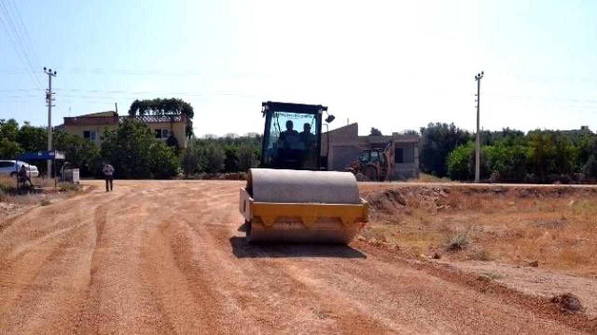 Erdemli\'de Yol Yapım Çalışması