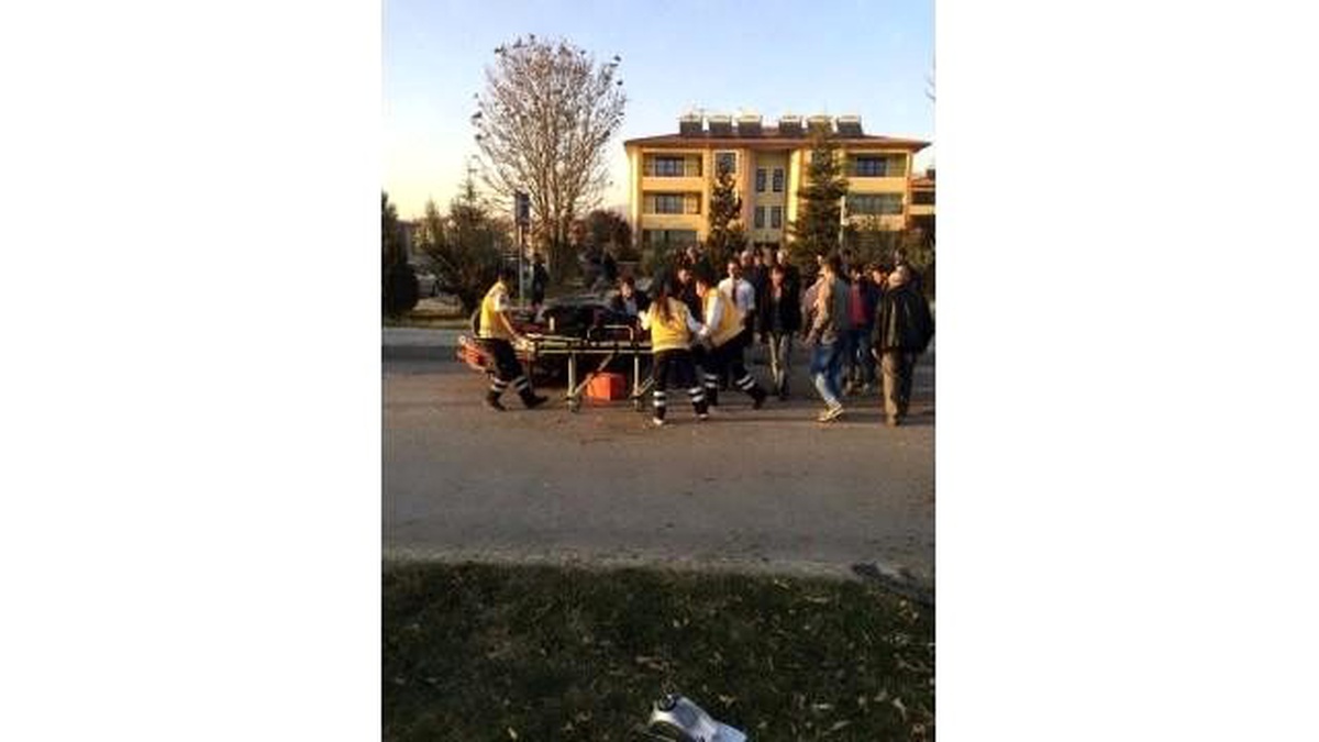 Erzincan\'da Otomobil Takla Attı: 1 Yaralı