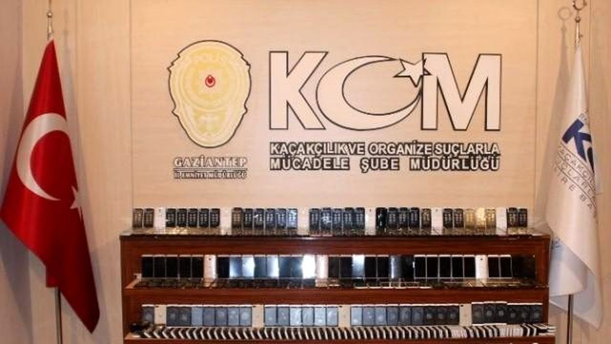 Gaziantep\'te Kaçak Cep Telefonu Baskını
