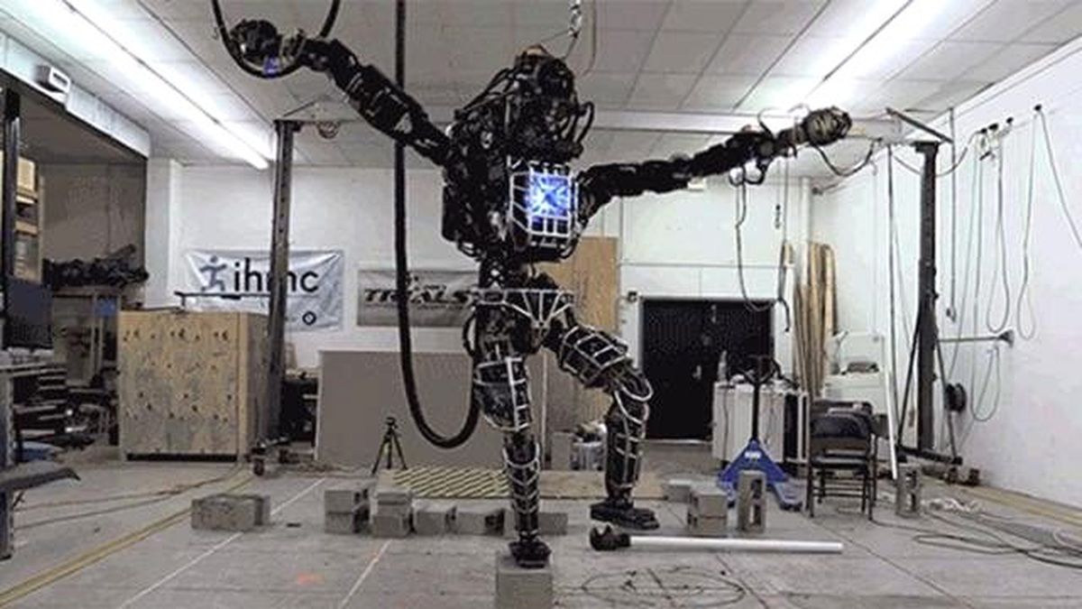 İnsansı Robot Atlas Şimdi de Karate Öğreniyor