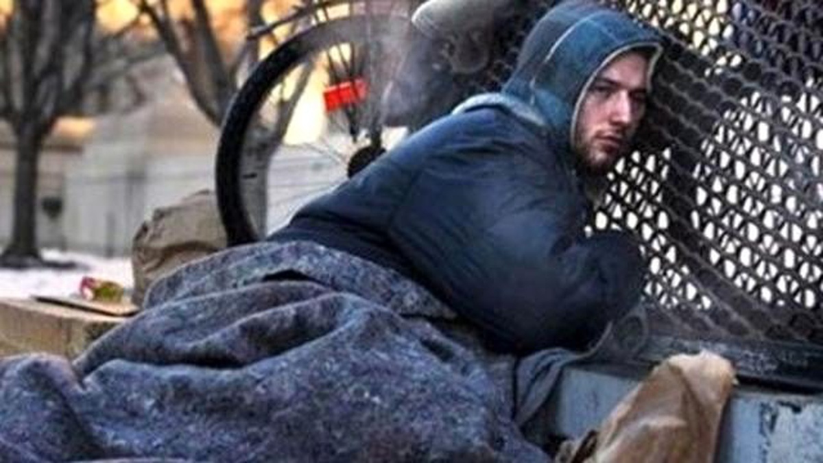 Kaliforniya\'nın Bir Şehrinde Evsizlere Dışarıda Uyumak Yasaklandı
