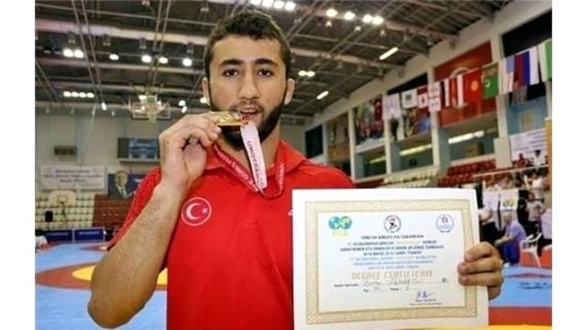 Kayseri Şeker Güreşçisi Moskova\'dan İkincilikle Döndü