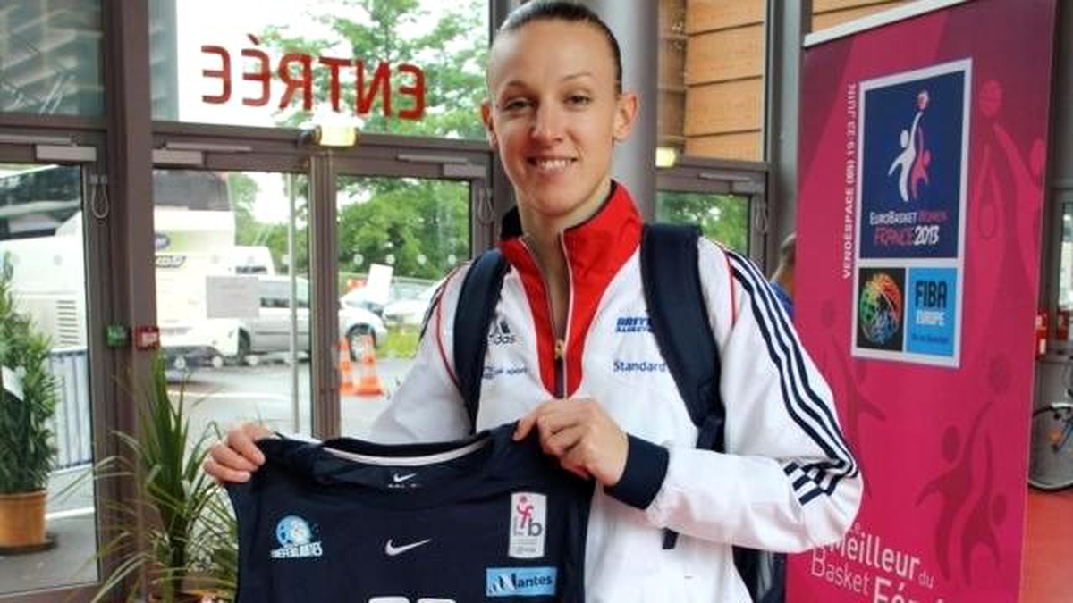 Ordusporlu Basketbolcu Chantelle Handy\'nin Futbola da Yeteneği Var