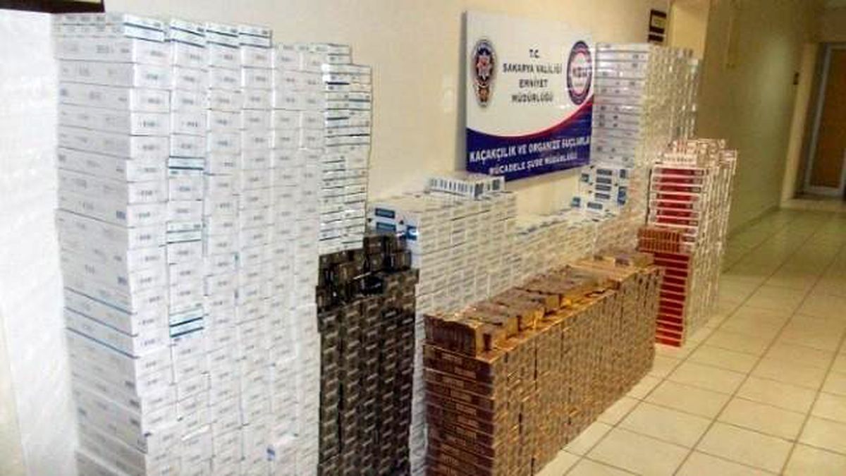 Sakarya\'da Gümrük Kaçağı 15 Bin 330 Paket Sigara Ele Geçirildi