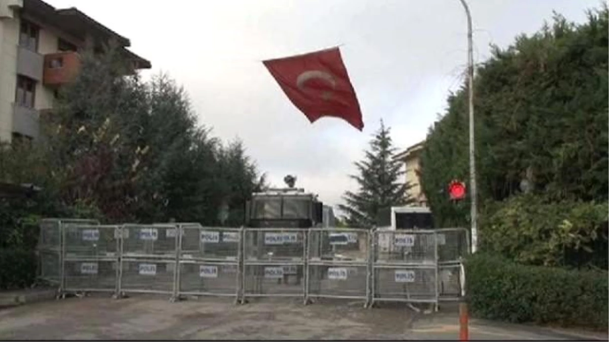 Validebağ\'da "Eylemci" Çadırı Yerine "Belediye" Çadırı