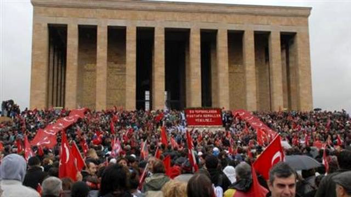 10 Kasım\'da Anıtkabir\'de Ziyaretçi İzdihamı Yaşandı