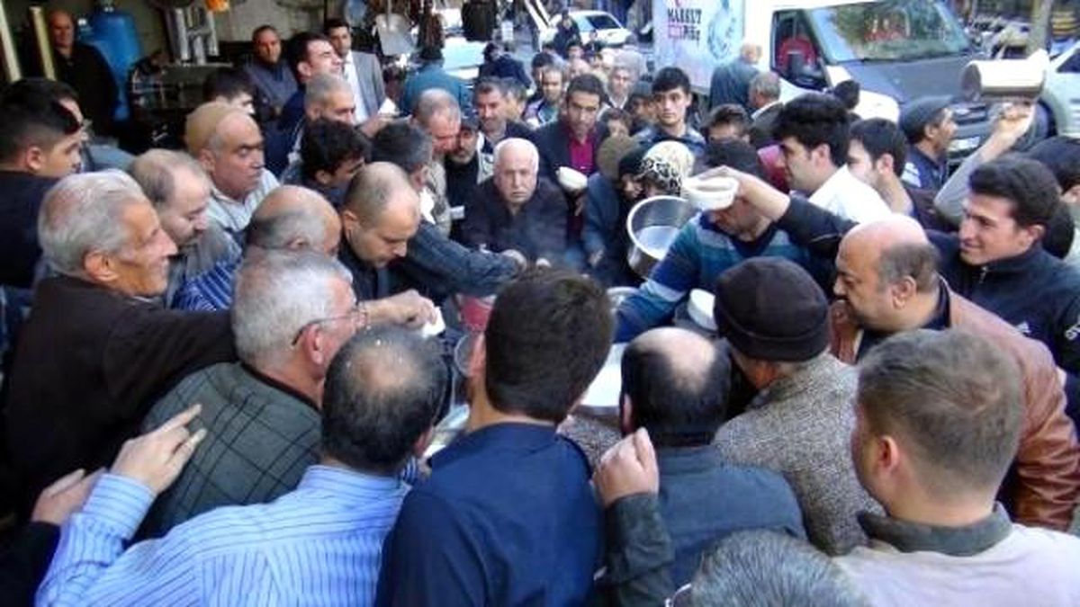 Kahramanmaraş\'ta Aşure İzdihamı