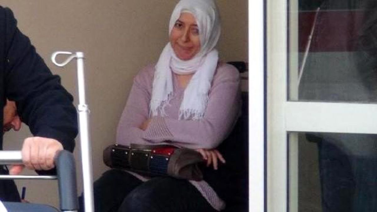 Kütahya\'da Kendisiyle Barışmayan Eşini Minibüste Bıçakla Yaraladı