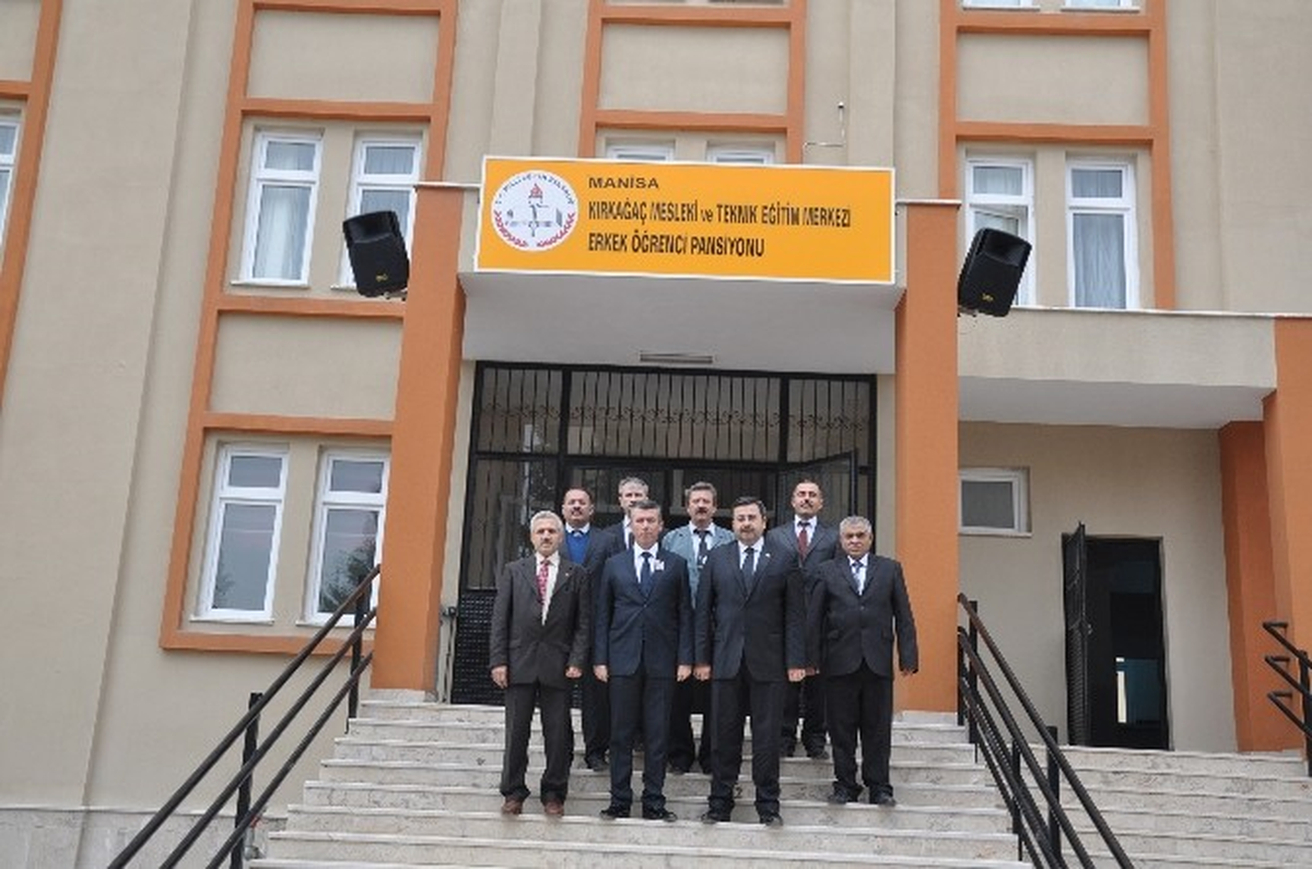 Kırkağaç\'ta 200 Kişilik Öğrenci Yurdu Hizmete Girdi