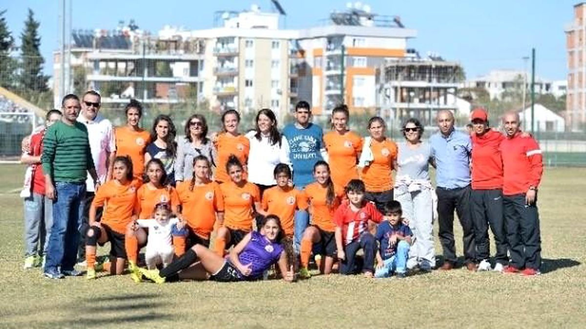 Muratpaşalı Kızlar Deplasmandan Puanla Döndü